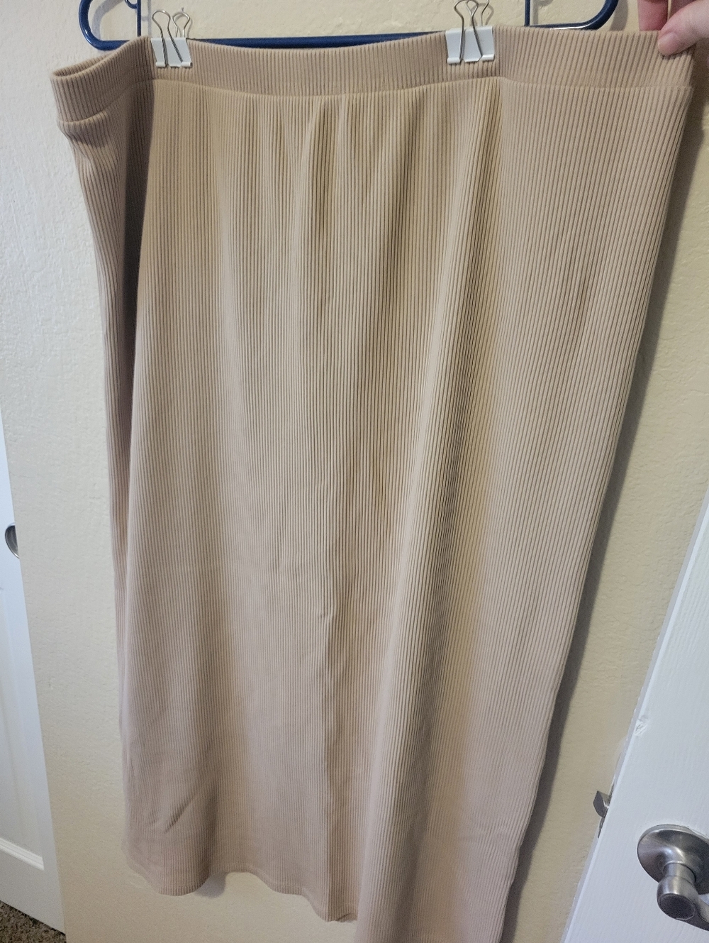 Old Navy Neutral Ribbed Maxi Skirt in Light Beige
